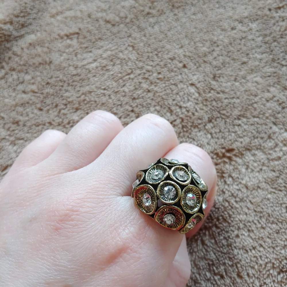 Rhinestone Sparkle Ring - Picture 3 of 5